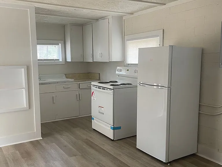 2062 Prince Ave — Photo 18