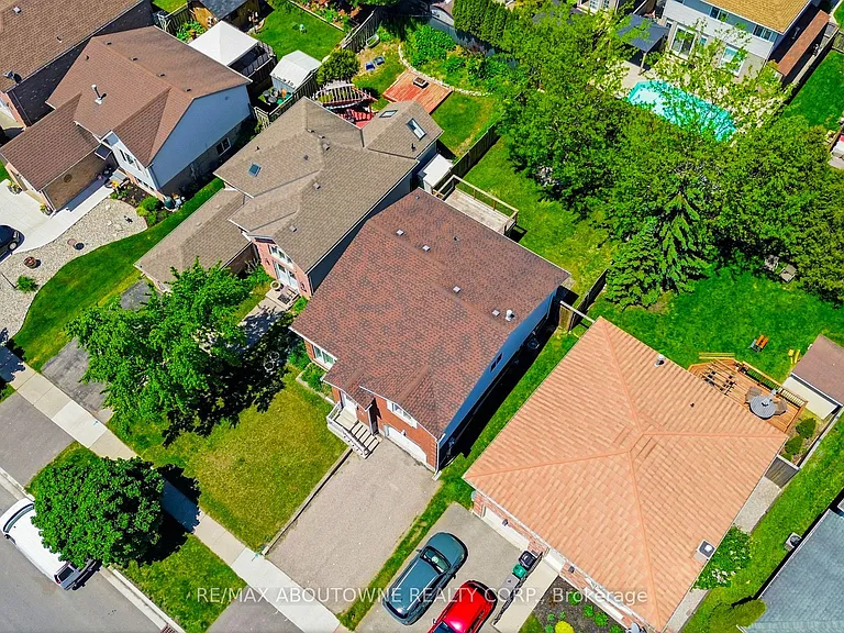 146 Bankside Dr N #UPPER — Photo 26
