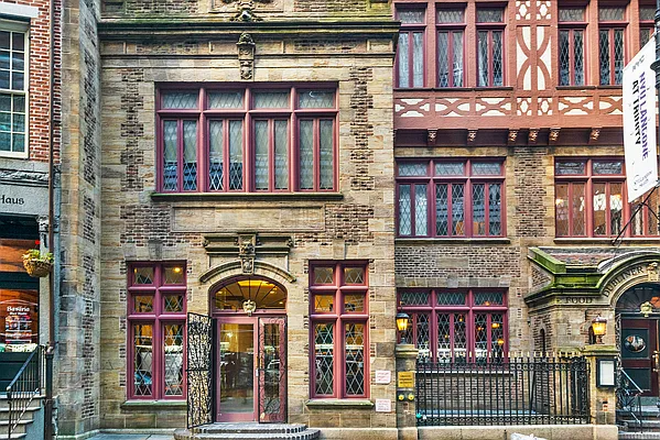 Rented by Compass | media 7