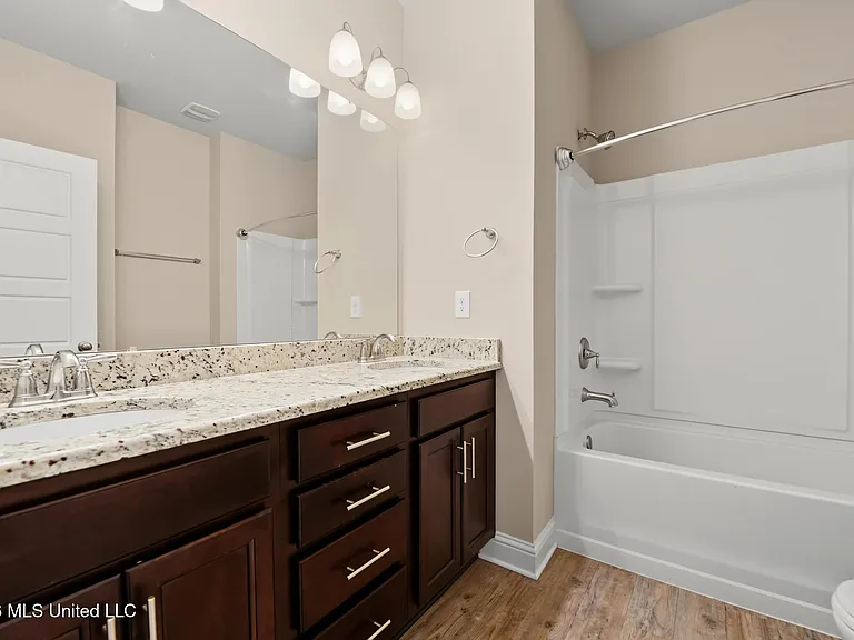 14894 Calcutta Dr — Photo 22
