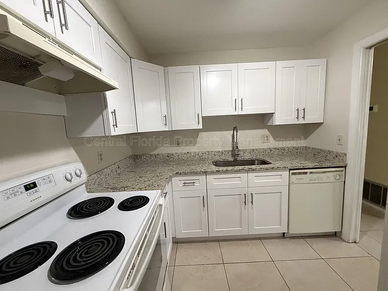 2203 S Park Ave #A — Photo 4