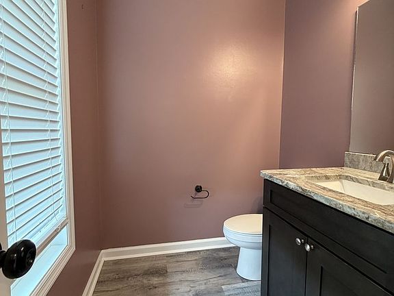 3rd image of 302 E Franck St