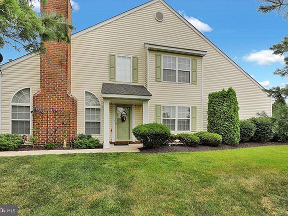 3rd image of 112 Hickory Ln
