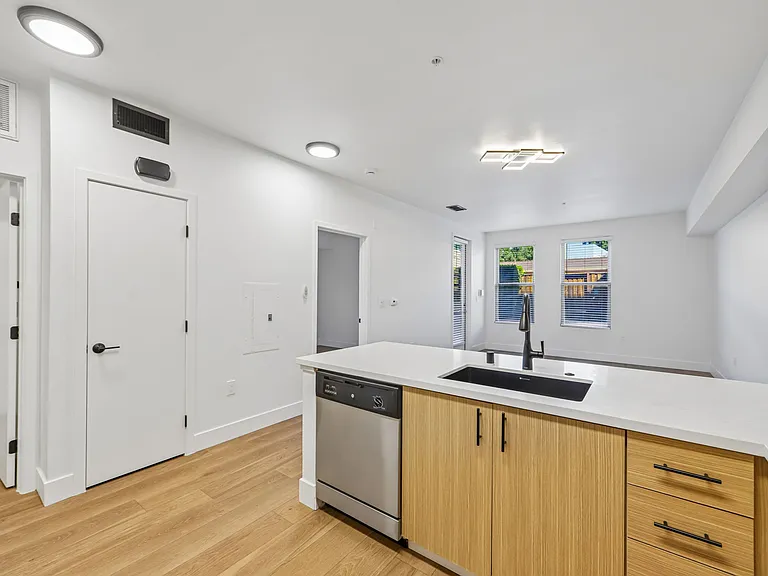 Cirrus Redwood City — Photo 50