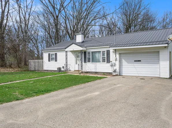 815 Elm St, Paw Paw, MI 49079