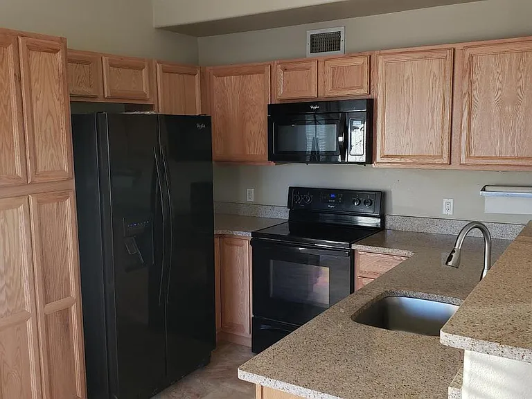 1146 Opal St #202 — Photo 5