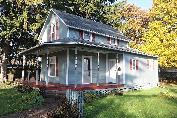 1st image of 107 Franklin St