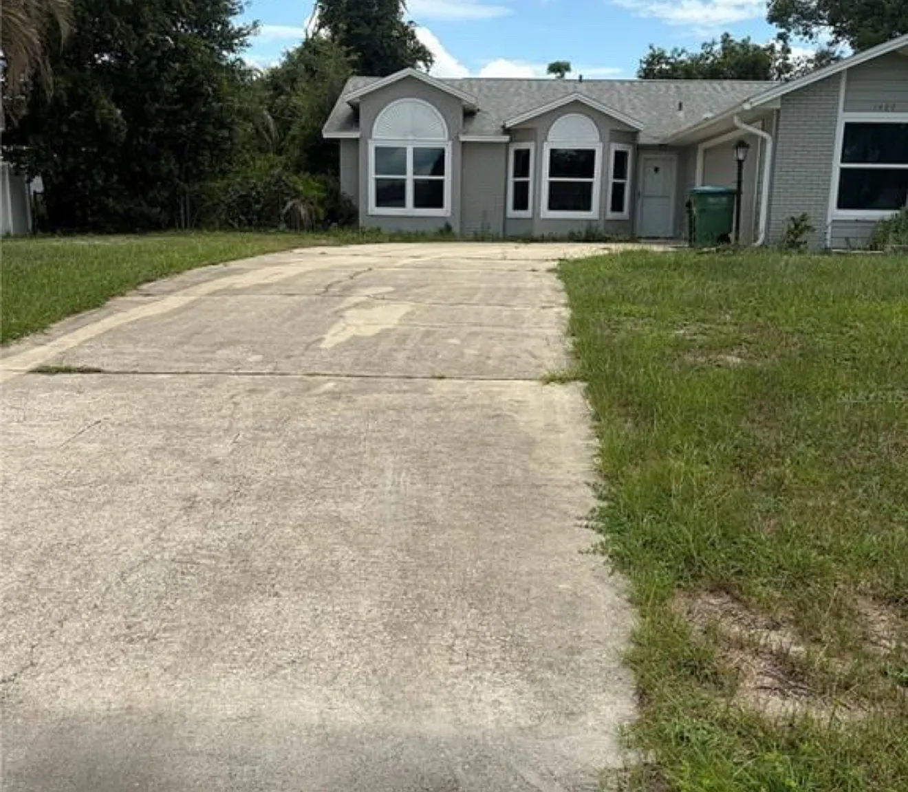 3 bed, 1298 sqft, $2,025 — Photo 1