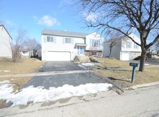 231 Burnside Cir, Bartlett, IL