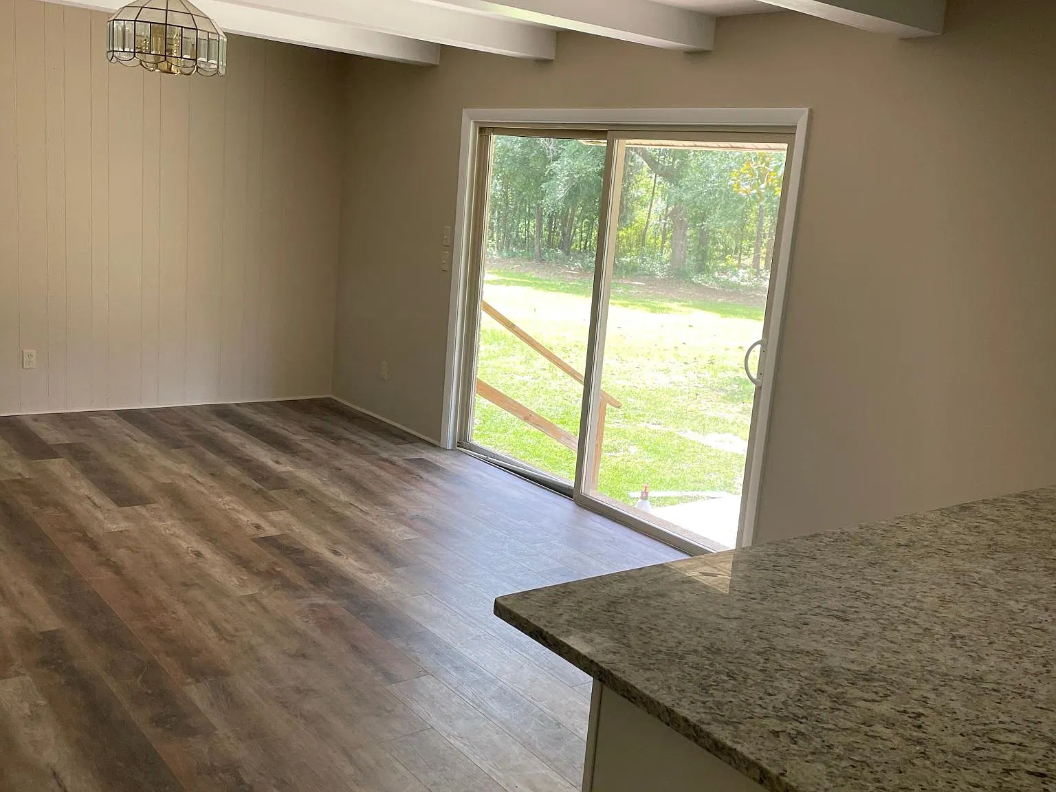 3 bed, 2040 sqft, $1,900 — Photo 2