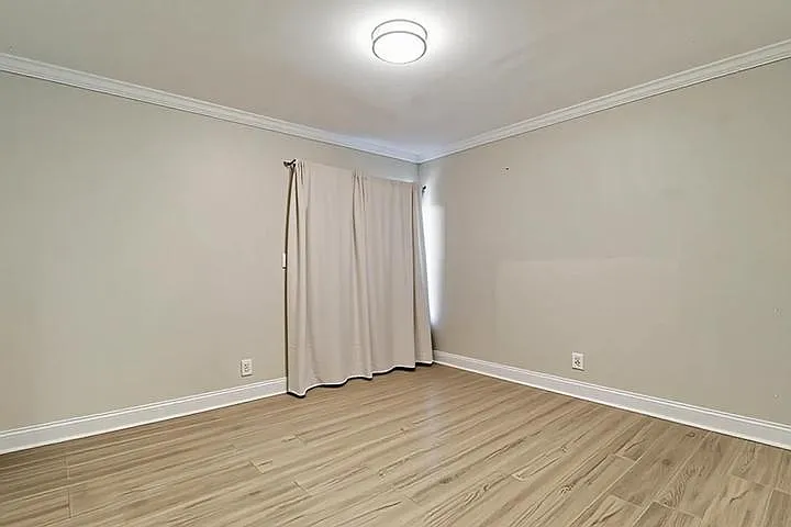 3 bed, 1200 sqft, $3,200 — Photo 4
