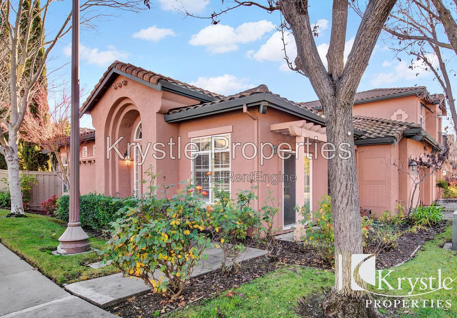 3 bed, 2.0 bath, 1547 sqft, $2,875 — Photo 2