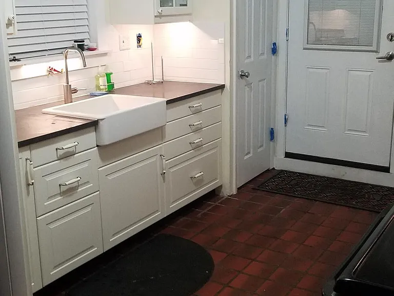 140 Riverbank Rd #B — Photo 2