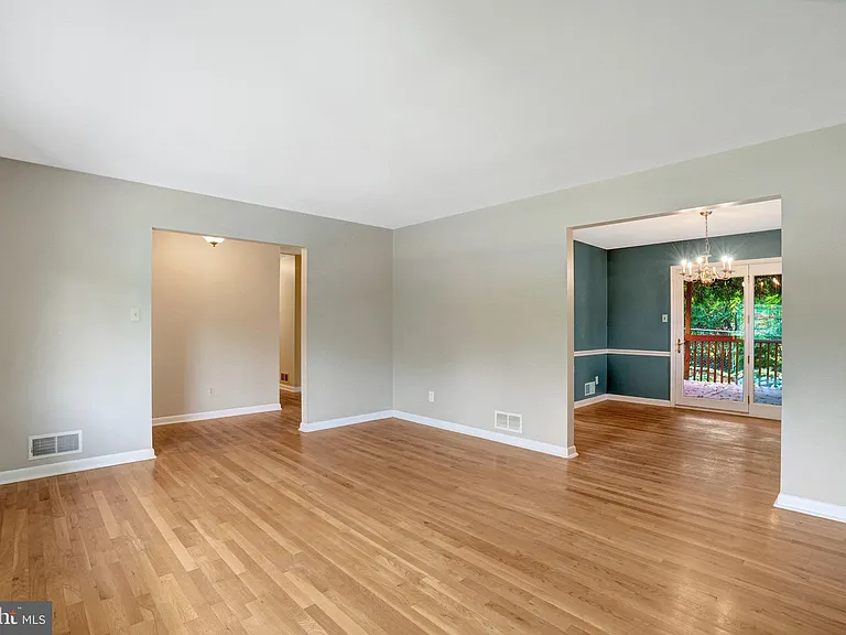 821 N Latham St — Photo 11
