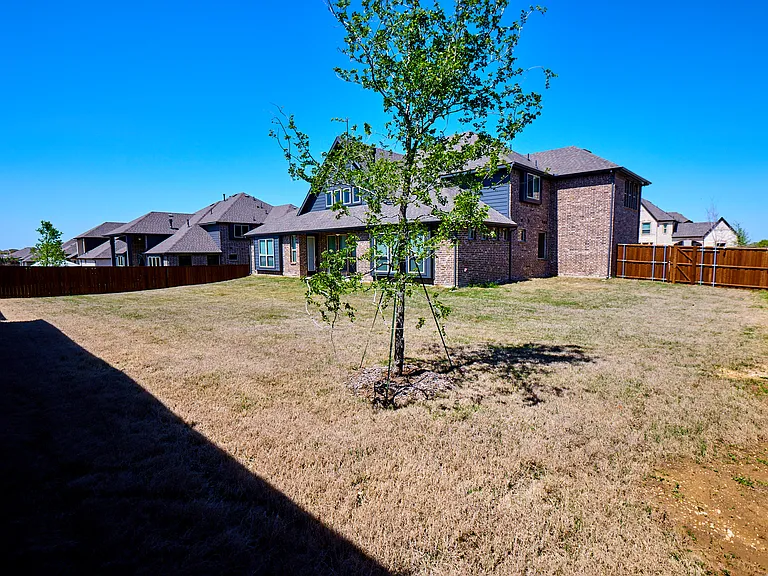 1460 Waterton Dr — Photo 23