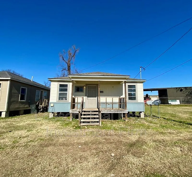4 bed, 2.0 bath, 1288 sqft, $1,125 — Photo 1