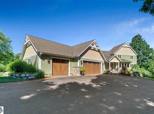 5026 Sparrow Hawk Dr, Bellaire, MI 49615