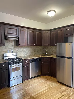 Rented by City Connections Realty | media 8