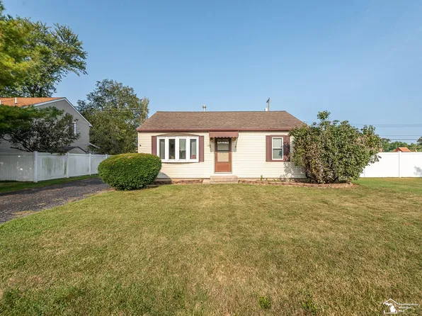 1429 Sunset St, Monroe, MI 48162
