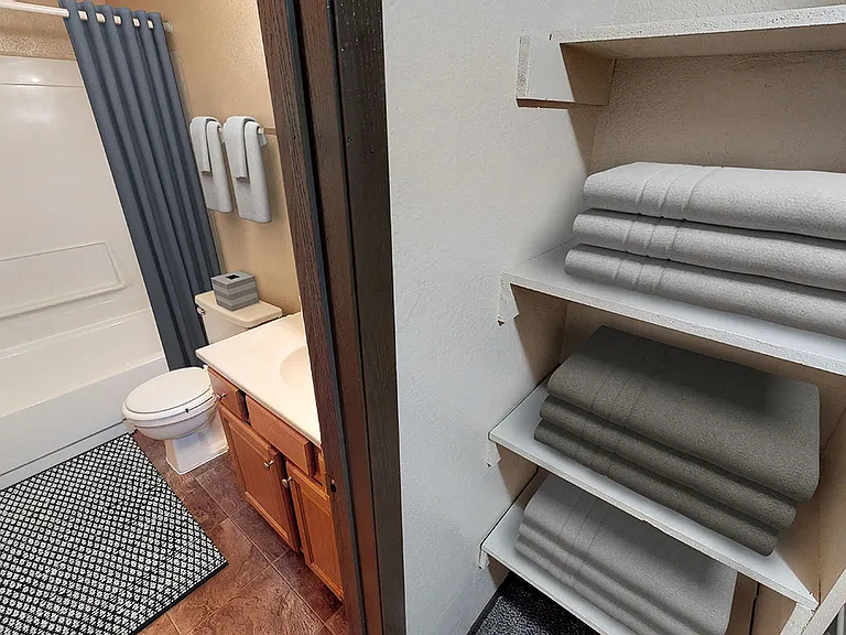 Mountain View Apartments — Photo 9