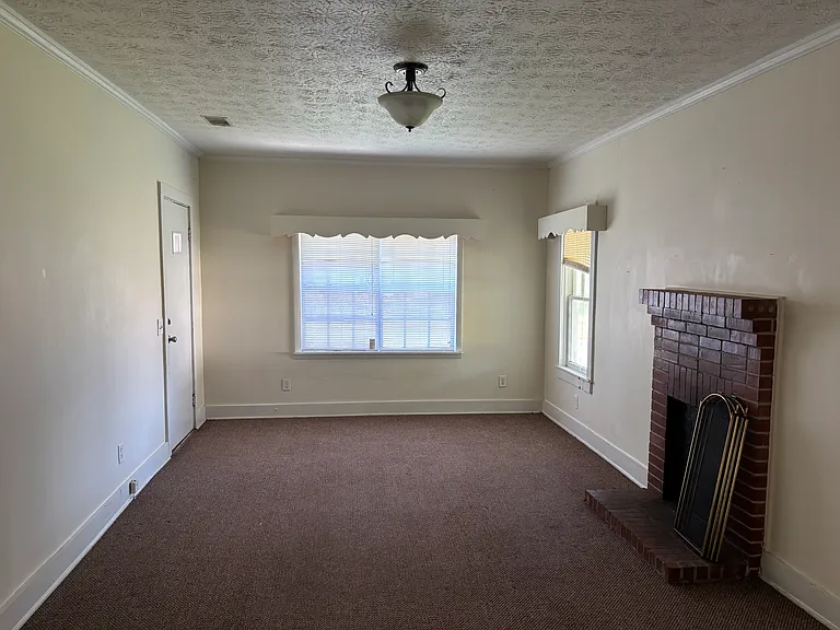 114 Hopkins St — Photo 5