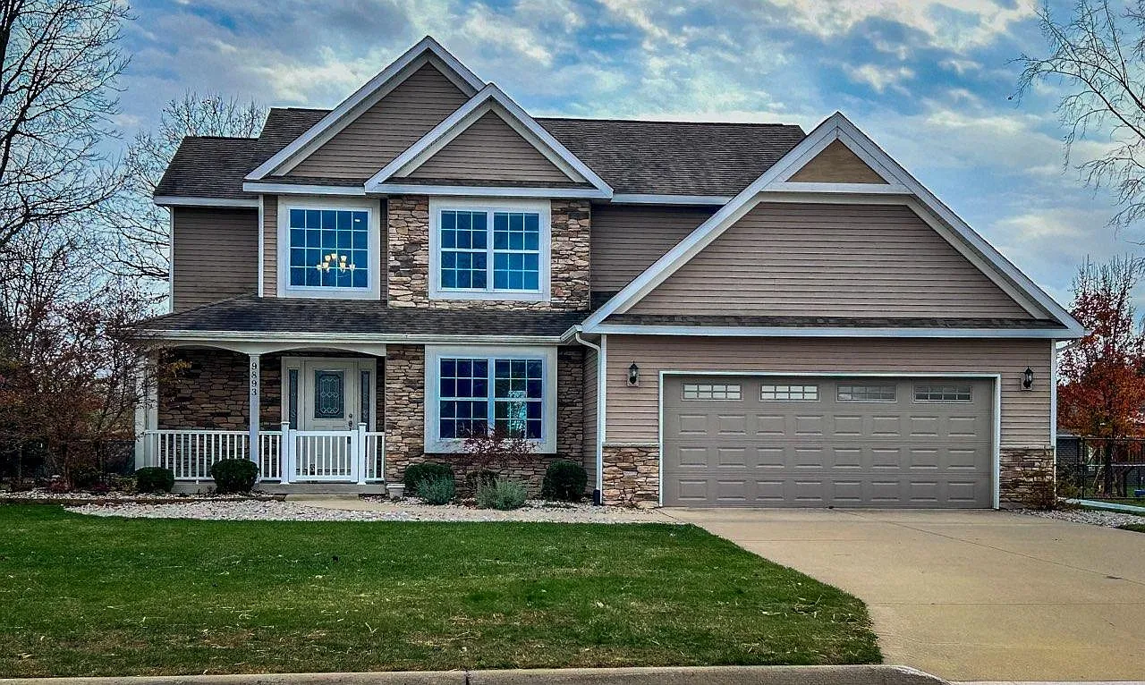 9893 Crystal Ln photo 1