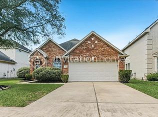 37 San Simeon Dr, Manvel, TX 77578