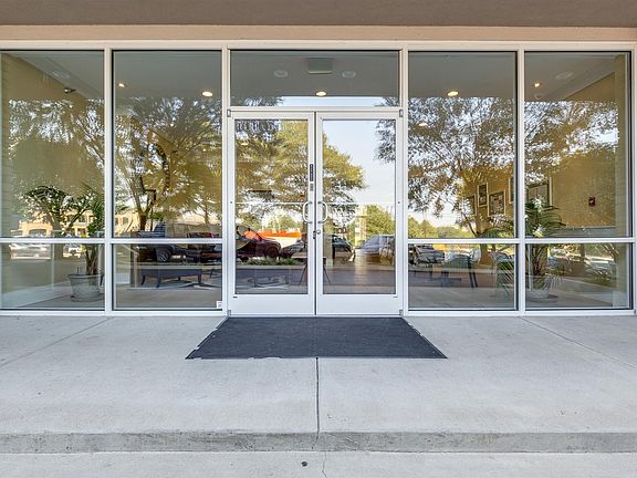 3rd image of 3415 W End Ave #304