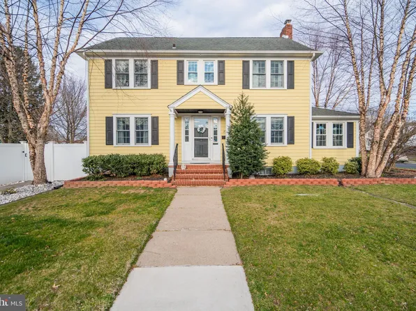 204 Fenwood Ave, Hamilton, NJ 08619