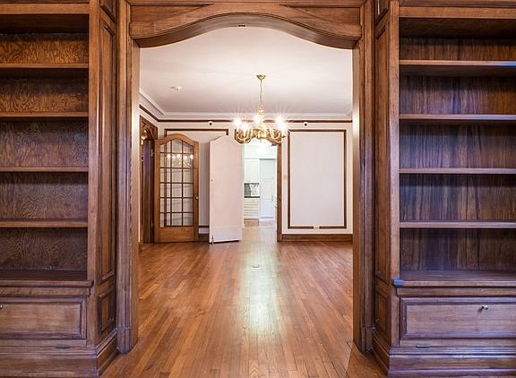 5th image of 5442 S Hyde Park Blvd APT 1