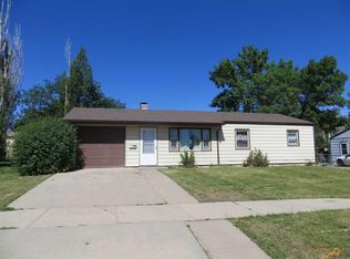 3203 Lynnwood Ave, Rapid City, SD 57701