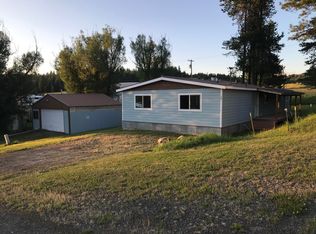 38 S 2nd St, Santa, ID 83866