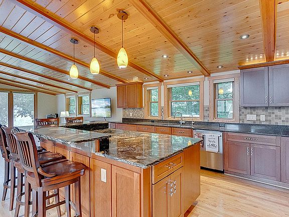 3rd image of 28839 Lake Avenue Way