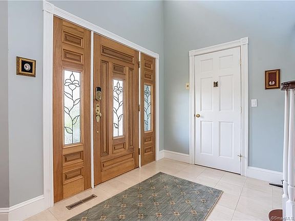 5th image of 33 Linden Ave #33