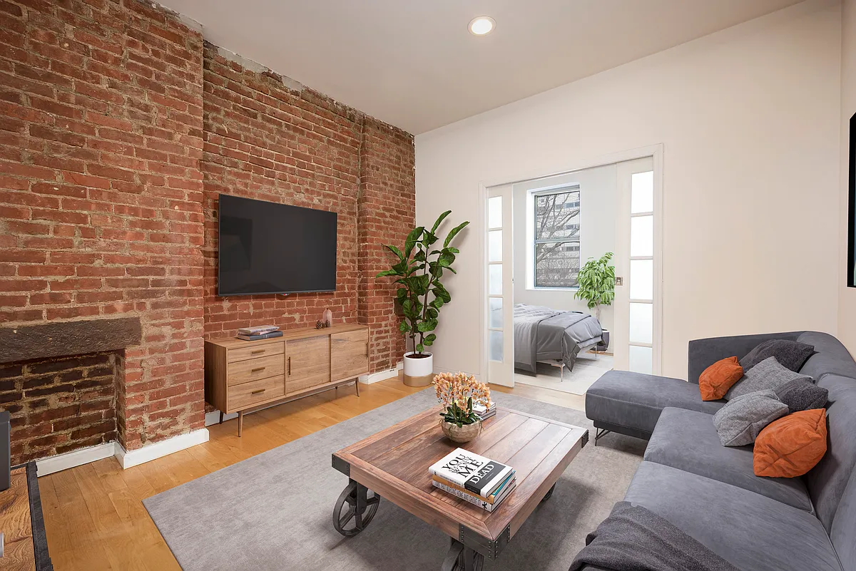Building Photo - 416 W 49th St #2C