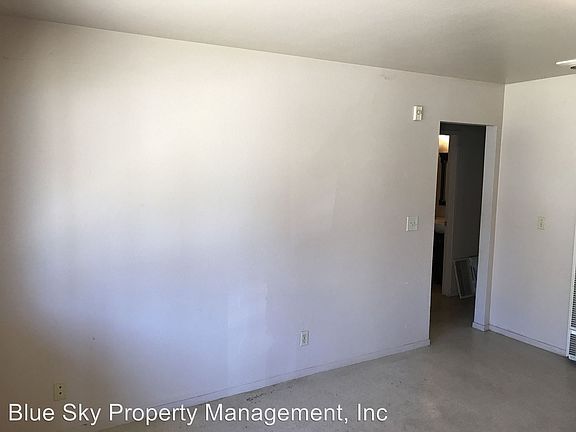 3rd image of 1016 N Leslie St APT C