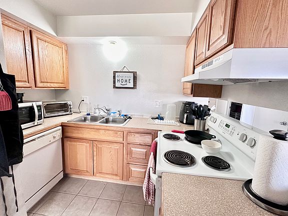 2nd image of 1600 Banyan Dr APT 2