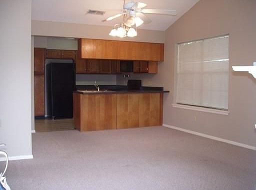 4th image of 3636 Greenacres Dr #17
