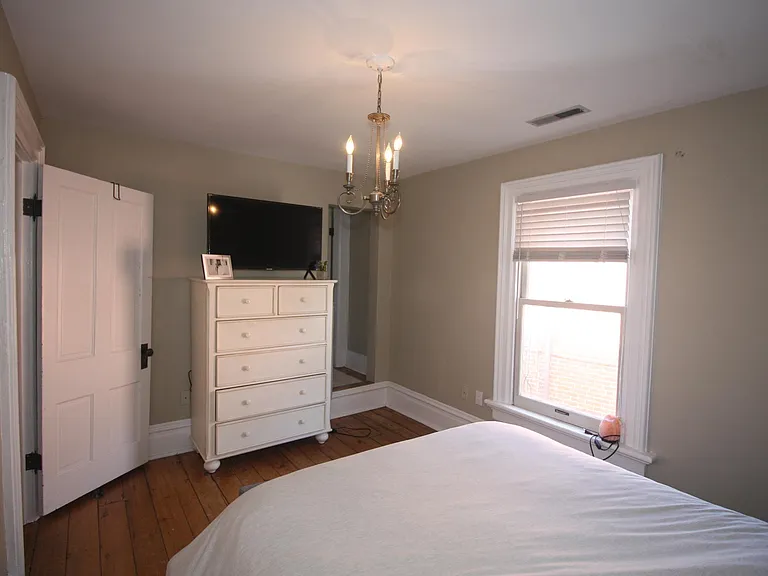 771 Summit St — Photo 16