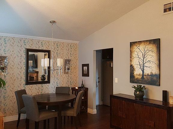 4th image of 18 Shady Lake Ct