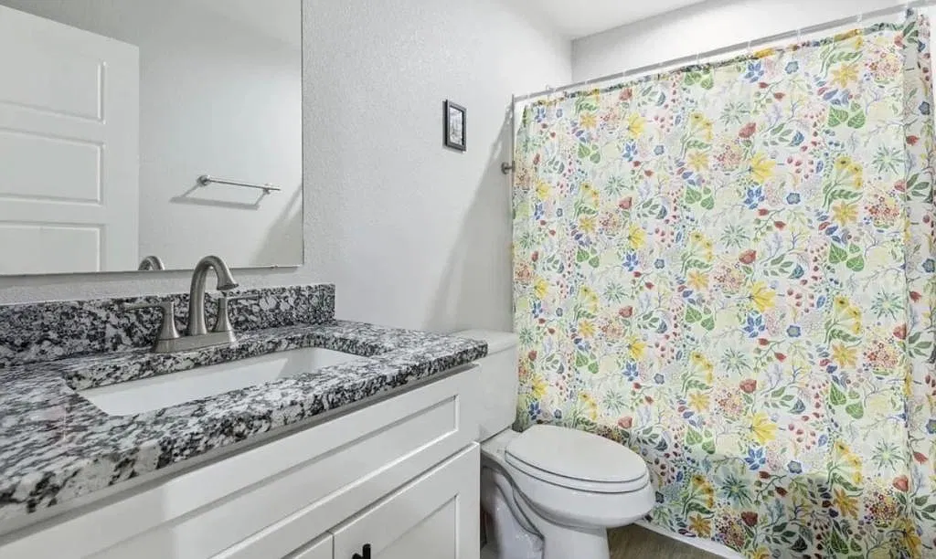 5816 Grayson St — Photo 3