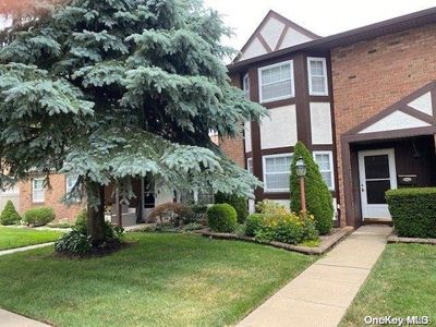 95 Greenmeadow Drive #95, Deer Park, NY, 11729