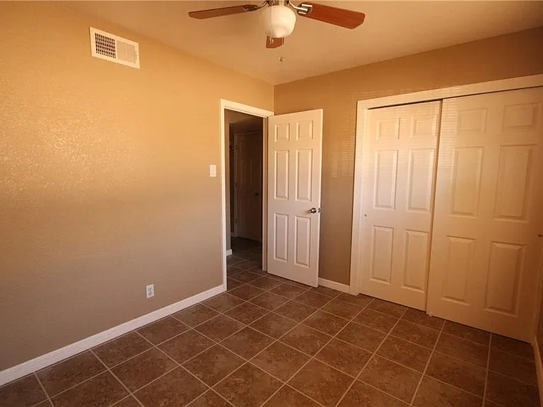 10804 Gloster Ct — Photo 15