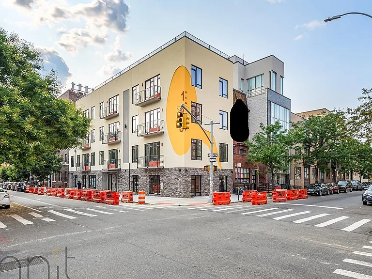 195 Humboldt St #2F — Photo 15