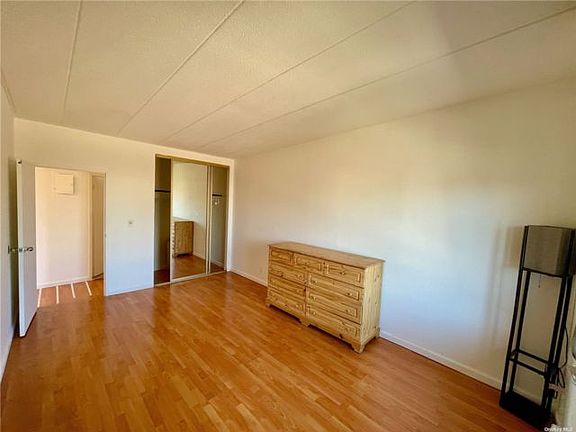 4th image of 14350 Barclay Ave APT 6A