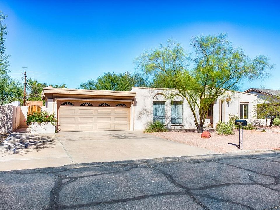 1st image of 1018 E Village Circle Dr N