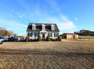 40 Mann Hill Farm Ct, West Point, VA 23181