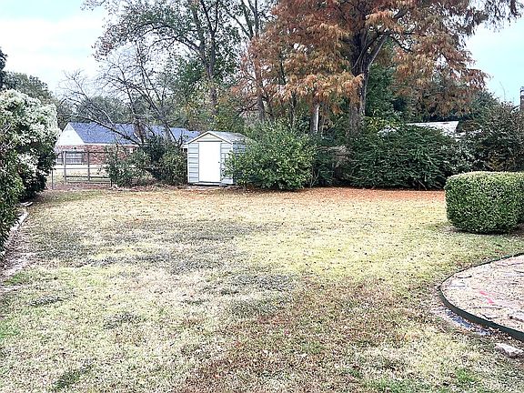 5th image of 1756 Pinewood Dr