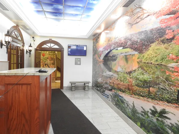 117 West 58th Street image 8 of 10