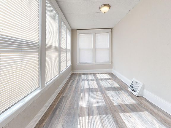 4th image of 1311 Franklin Ave SE